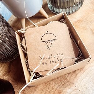 Prezent na Walentynki dla dziewczyny - kupony w pudełku